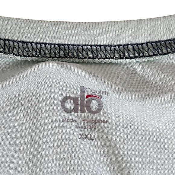 Alo Cool Fit XXL Women’s Light Green Short Sleeve Tee Navy Stitching - Picture 7 of 8